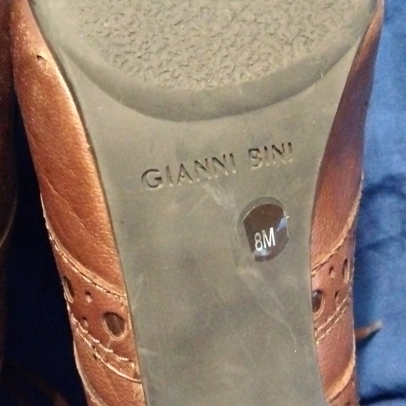 Gianni Bini Brown Oxford Heels - Picture 8 of 12